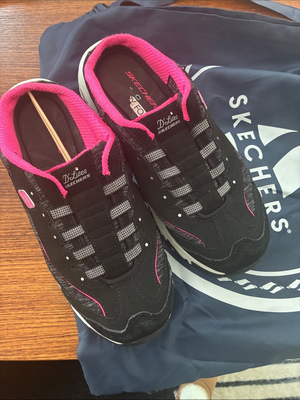 Skechers sneakers women